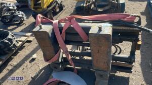 Forklift tines c/w hydraulic spreaders - 8