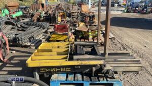 Forklift mast c/w tines - 2