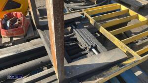 Forklift mast c/w tines - 5