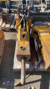 ARROWHEAD S60 hydraulic machine breaker c/w 1 x line (7531) (45mm pins) - 2