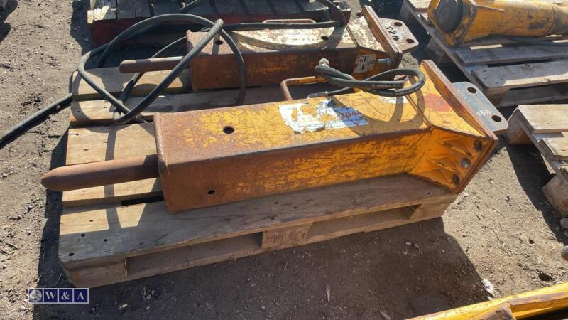 ARROWHEAD S40 hydraulic machine breaker c/w 1 x line(7011) (30mm pins)