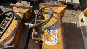 ARROWHEAD S40 hydraulic machine breaker c/w 1 x line(7011) (30mm pins) - 4