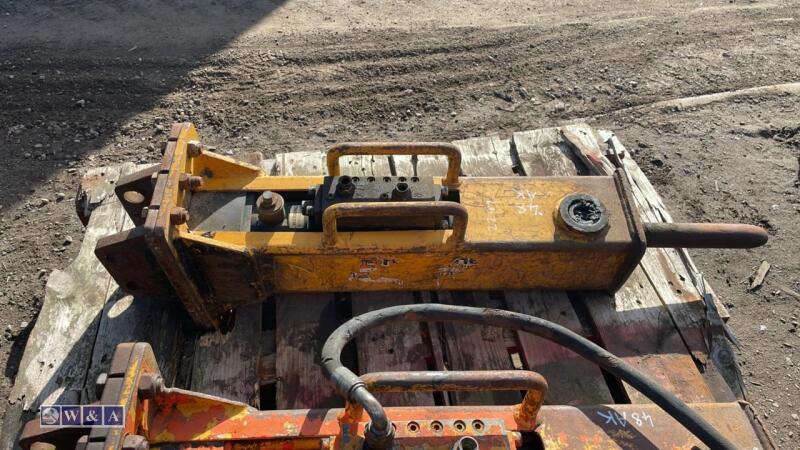ARROWHEAD S20 hydraulic machine breaker (6607) (30mm pins)