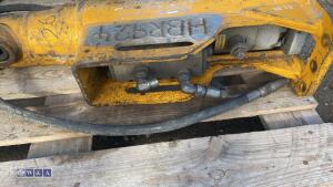 Hydraulic machine breaker c/w 1 x line - 8