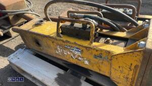 ARROWHEAD S40 hydraulic machine breaker c/w lines (7235) (35mm pins) - 4