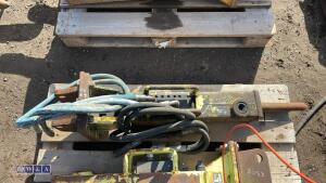 ARROWHEAD S10 hydraulic machine breaker c/w lines (7078) (25mm pins) - 7