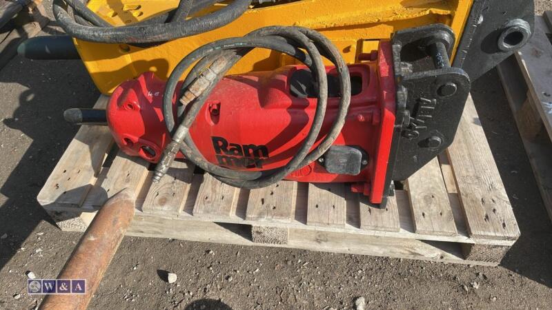 RAMMER hydraulic machine breaker c/w lines (30mm pins)