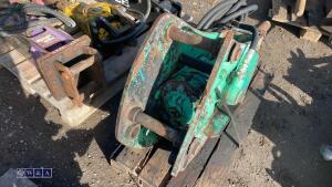 MONTABERT hydraulic machine breaker c/w lines (45mm pins) - 10