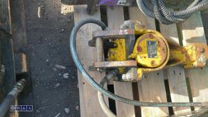 ATLAS COPCO hydraulic machine breaker c/w lines (30mm pins) - 4