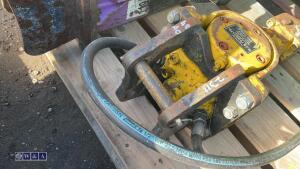 ATLAS COPCO hydraulic machine breaker c/w lines (30mm pins) - 5