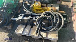 JCB hydraulic machine breaker c/w lines (30mm pins) - 3