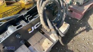 JCB hydraulic machine breaker c/w lines (30mm pins) - 6