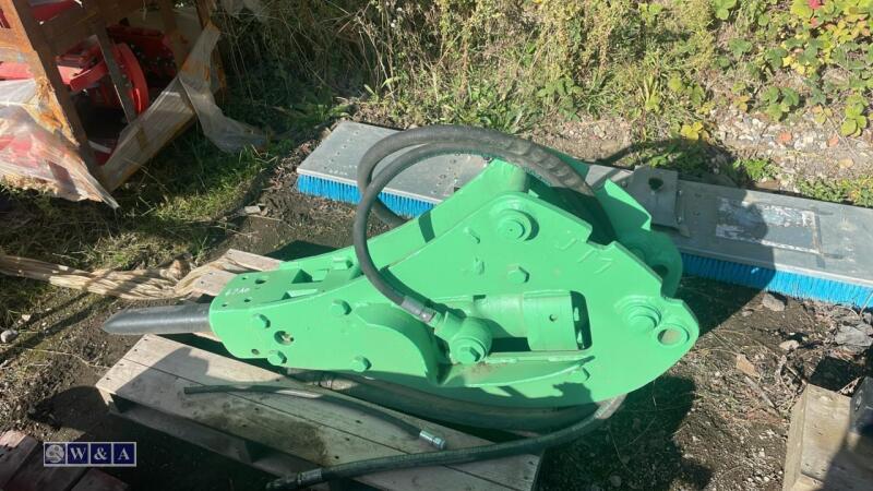 MONTABERT BR125 hydraulic machine breaker c/w lines (45mm pins)