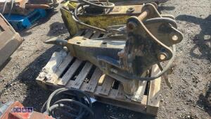 Hydraulic machine breaker c/w lines (30mm pins) - 4