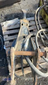 Hydraulic machine breaker c/w lines (30mm pins) - 8