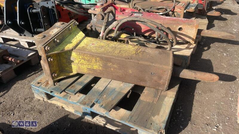 Hydraulic machine breaker c/w lines (50mm pins)