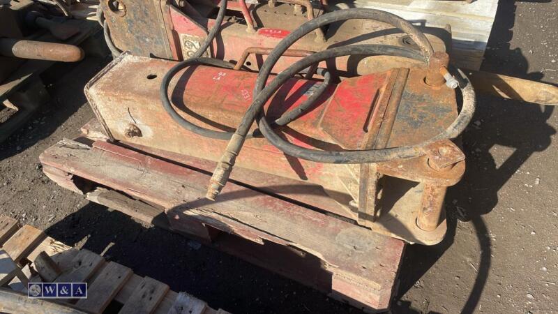 Hydraulic machine breaker c/w lines (50mm pins)