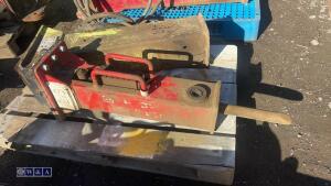 Hydraulic machine breaker (30mm pins)
