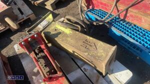 Hydraulic machine breaker c/w 1 x line - 8