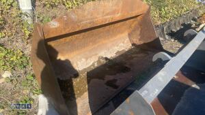 JCB 8ft front loader bucket - 5