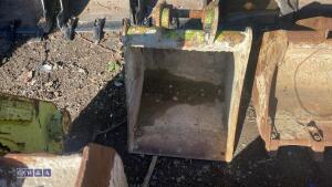 STRICKLAND 18'' digging bucket (30mm pins)