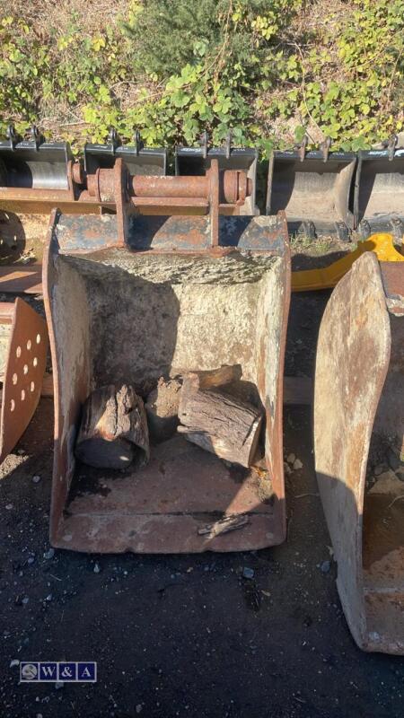 22'' digging bucket (45mm pins)