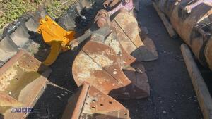 22'' digging bucket (45mm pins) - 2
