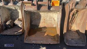 30'' digging bucket (45mm pins)