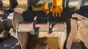 30'' digging bucket (45mm pins) - 2