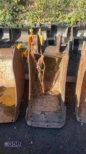 17'' digging bucket (50mm pins)