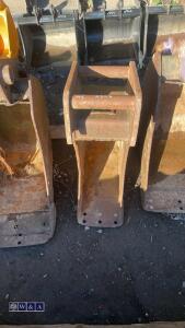 10'' digging bucket (50mm pins) - 2