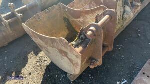22'' digging bucket (45mm pins) - 3
