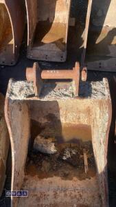 23'' digging bucket (45mm pins) - 2