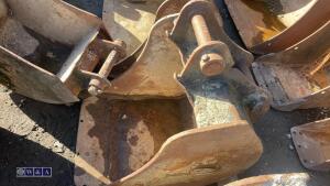 23'' digging bucket (45mm pins) - 3