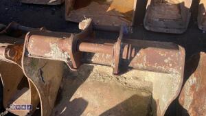 34'' digging bucket (45mm pins) - 2