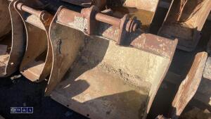 34'' digging bucket (45mm pins) - 3