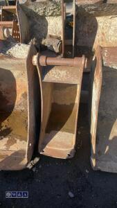 11'' digging bucket (40mm pins)