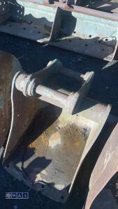 23'' digging bucket (50mm pins) - 3