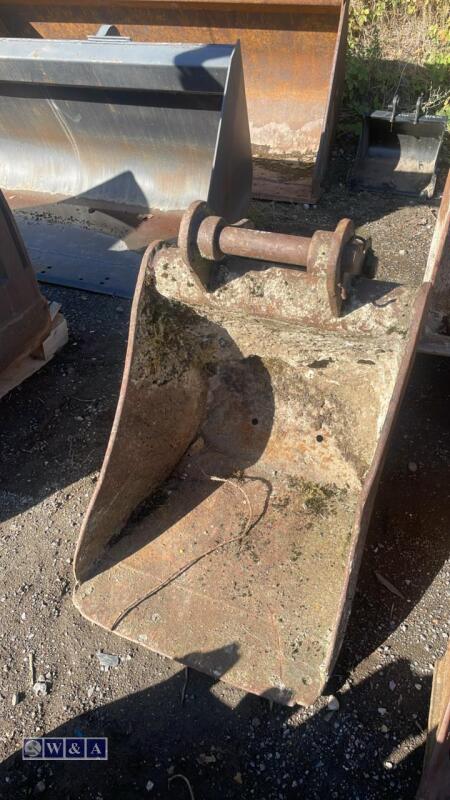 2ft digging bucket (50mm pins)