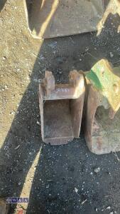 9'' digging bucket (25mm pins) - 2