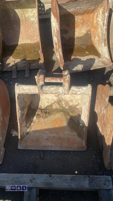 23'' digging bucket (35mm pins)