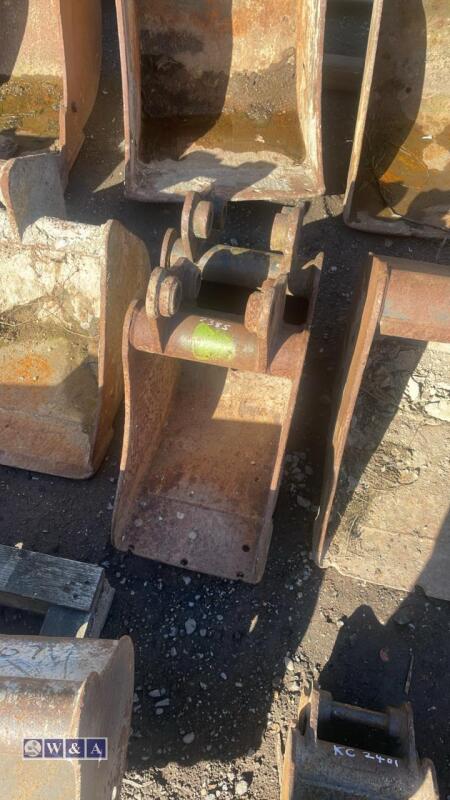 2 x digging buckets (1ft 30mm pins & 11'' 35mm pins)