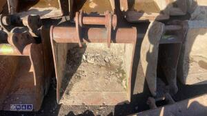 2ft digging bucket (45mm pins)