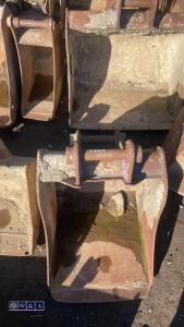 22'' digging bucket (45mm pins) - 2