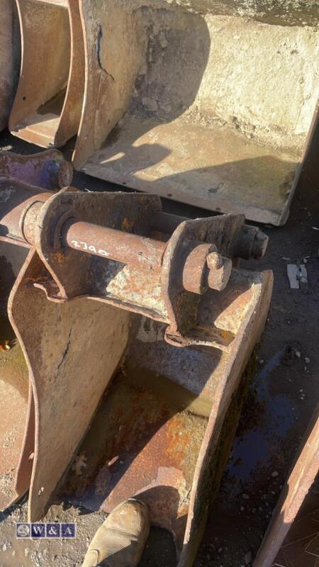 15'' digging bucket (45mm pins)
