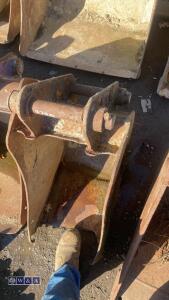 15'' digging bucket (45mm pins) - 3