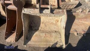 35'' digging bucket (45mm pins)