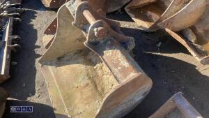 35'' digging bucket (45mm pins) - 4