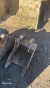 1ft Digging bucket (25mm pins)