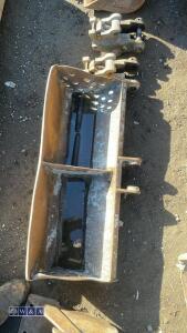 3ft ditching bucket (25mm pins) - 2